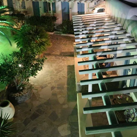 호텔 페티나로스 4*